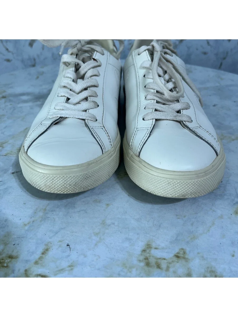 Veja upper midsole